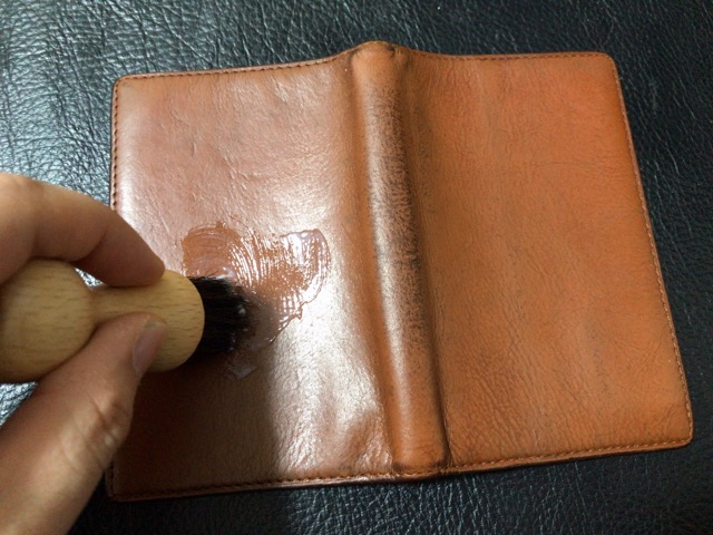 leather-handbook-care-17