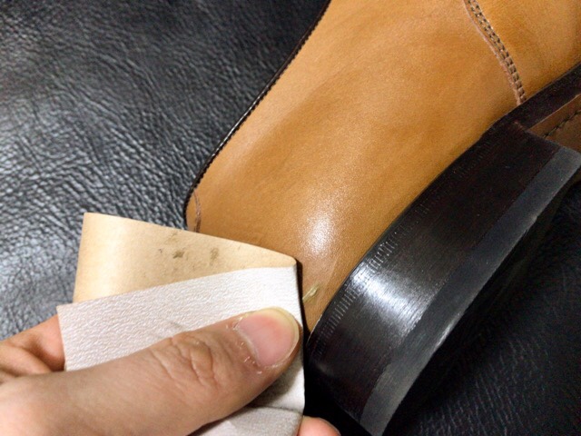 アドベース】革靴の傷を補修する方法を解説！えぐれた革をパテで埋めてキレイに｜シンジツイチロ