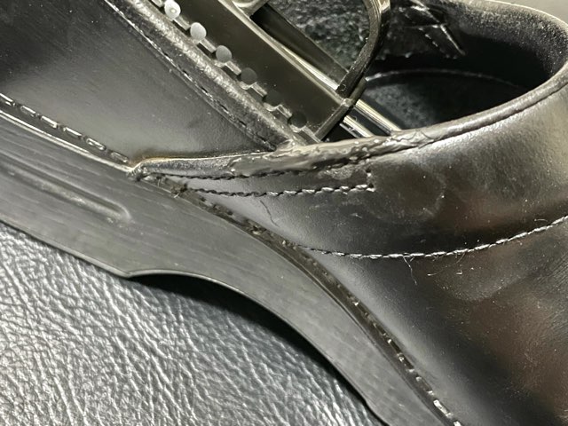 self-repair-shoe-opening-15