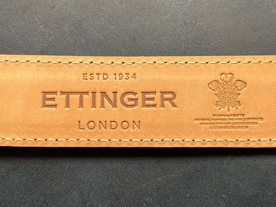エッティンガーのレザーベルトのブランド刻印