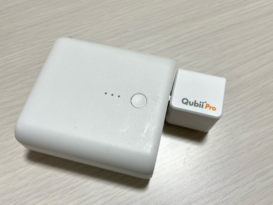 Qubiiと接続したモバイルバッテリー