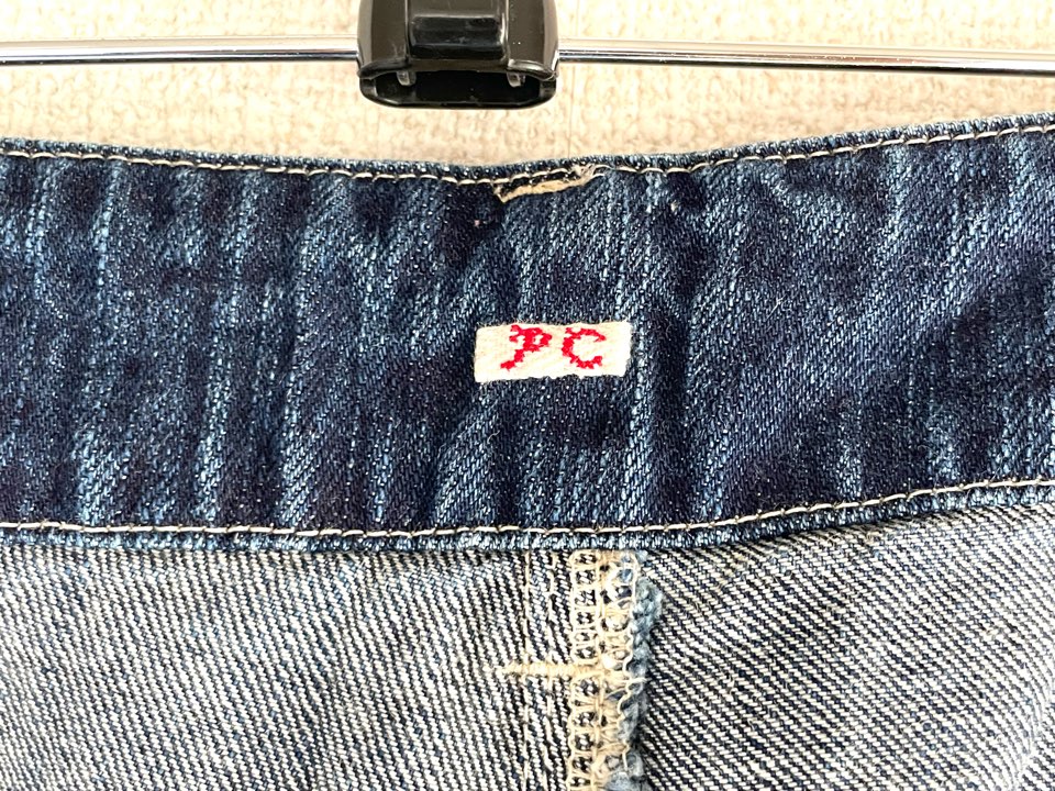 スタインベックデニムポケットパンツのPCロゴ