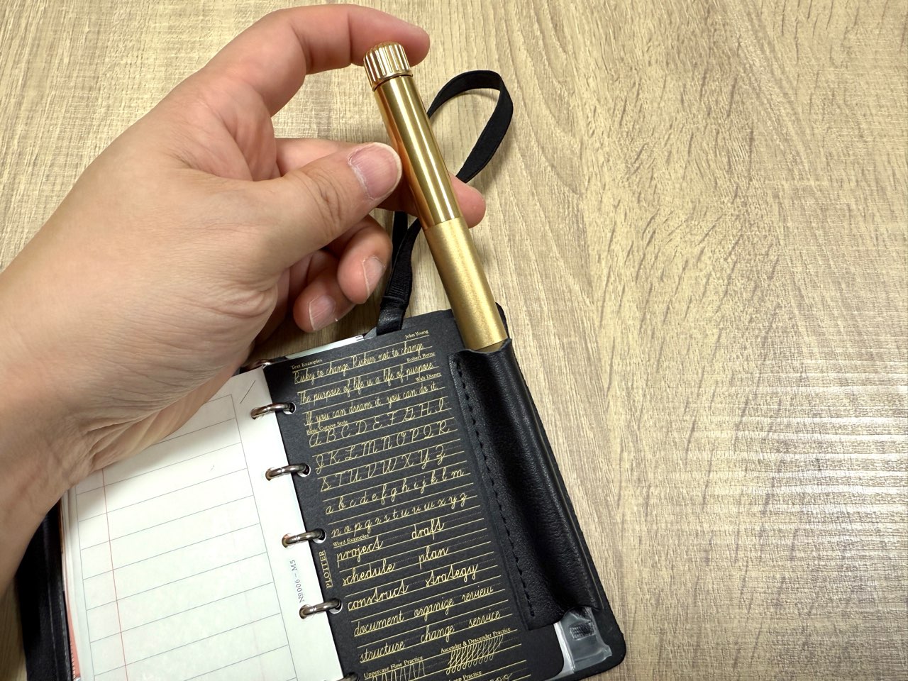サクラクラフトラボ003はペンホルダーに入らない