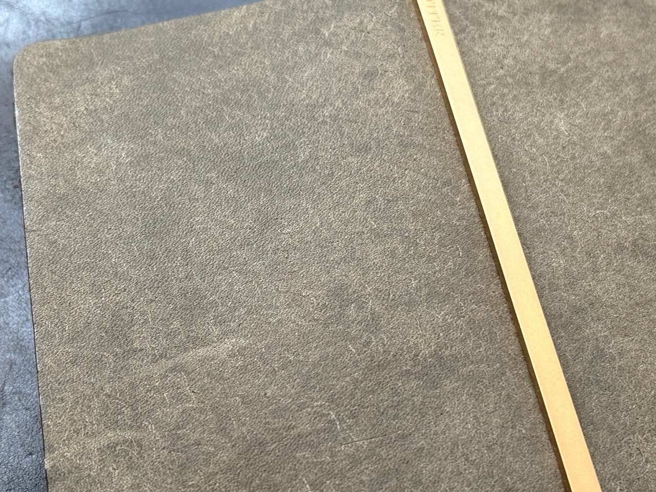 緑のプエブロレザー