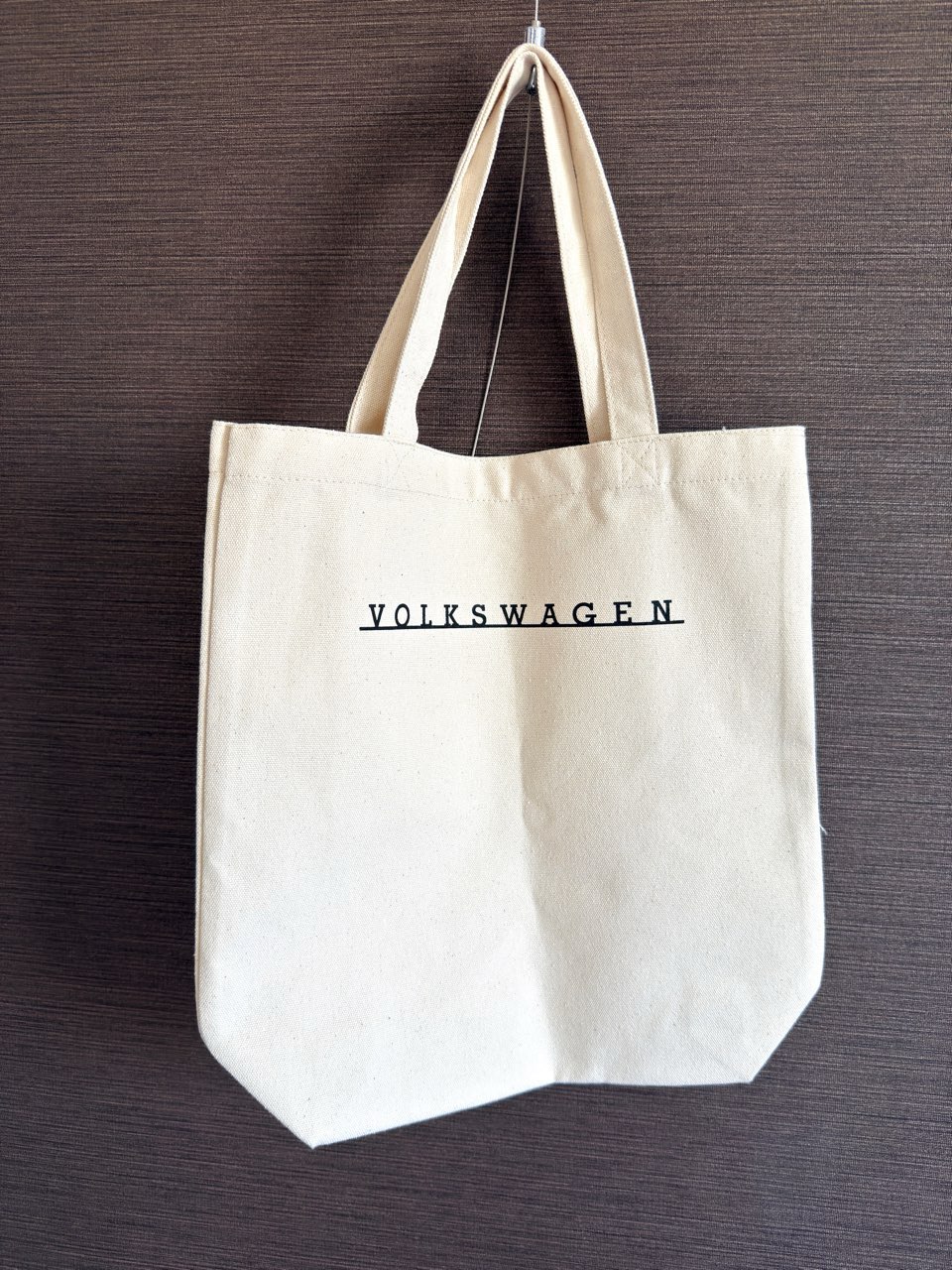 フォルクスワーゲンのロゴが入ったトートバッグ
