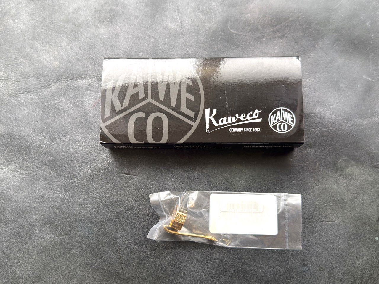 カヴェコのケースとカヴェコスポーツ専用クリップ