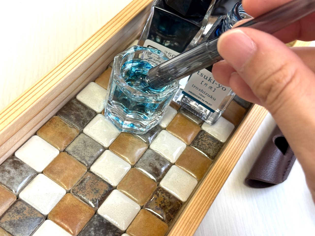 水で洗浄中のつけペン