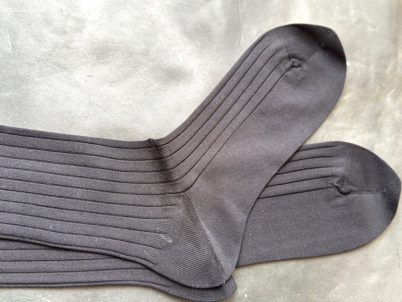 シンプルなデザインのロングホーズ