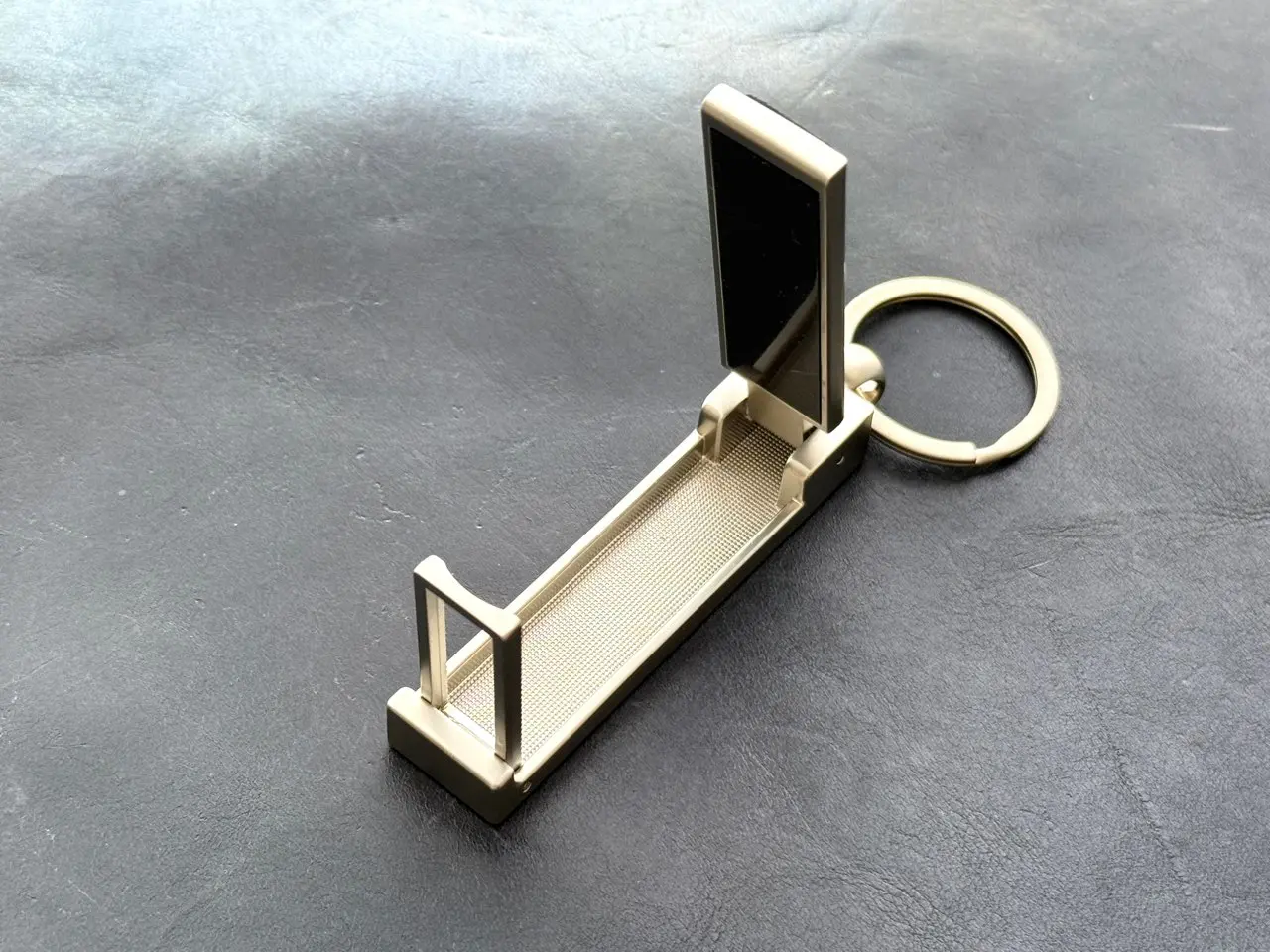 バッグハンガーとして使う際の状態