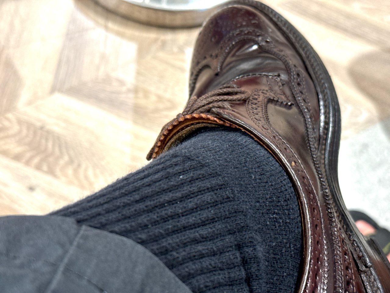 スープラを取り付けてフィッティングが向上した革靴