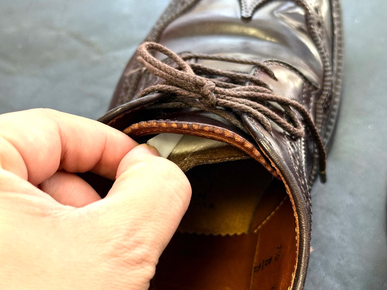 タン裏に取り付けられているスープラ