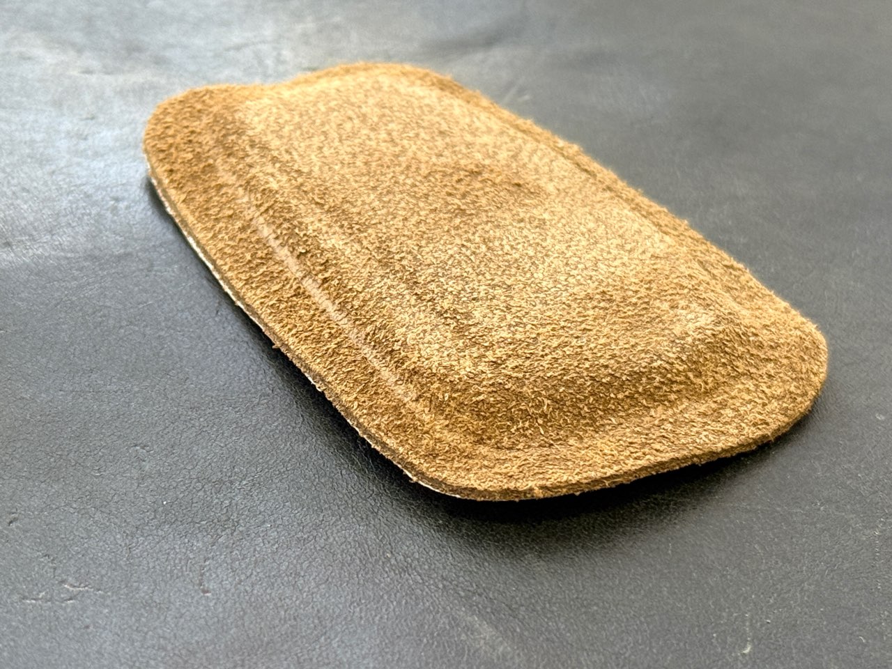 起毛革を使ったスープラ