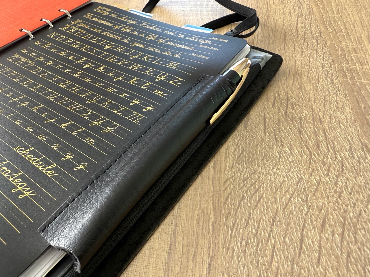 プロッターのペンホルダーにセットしたキャップレス
