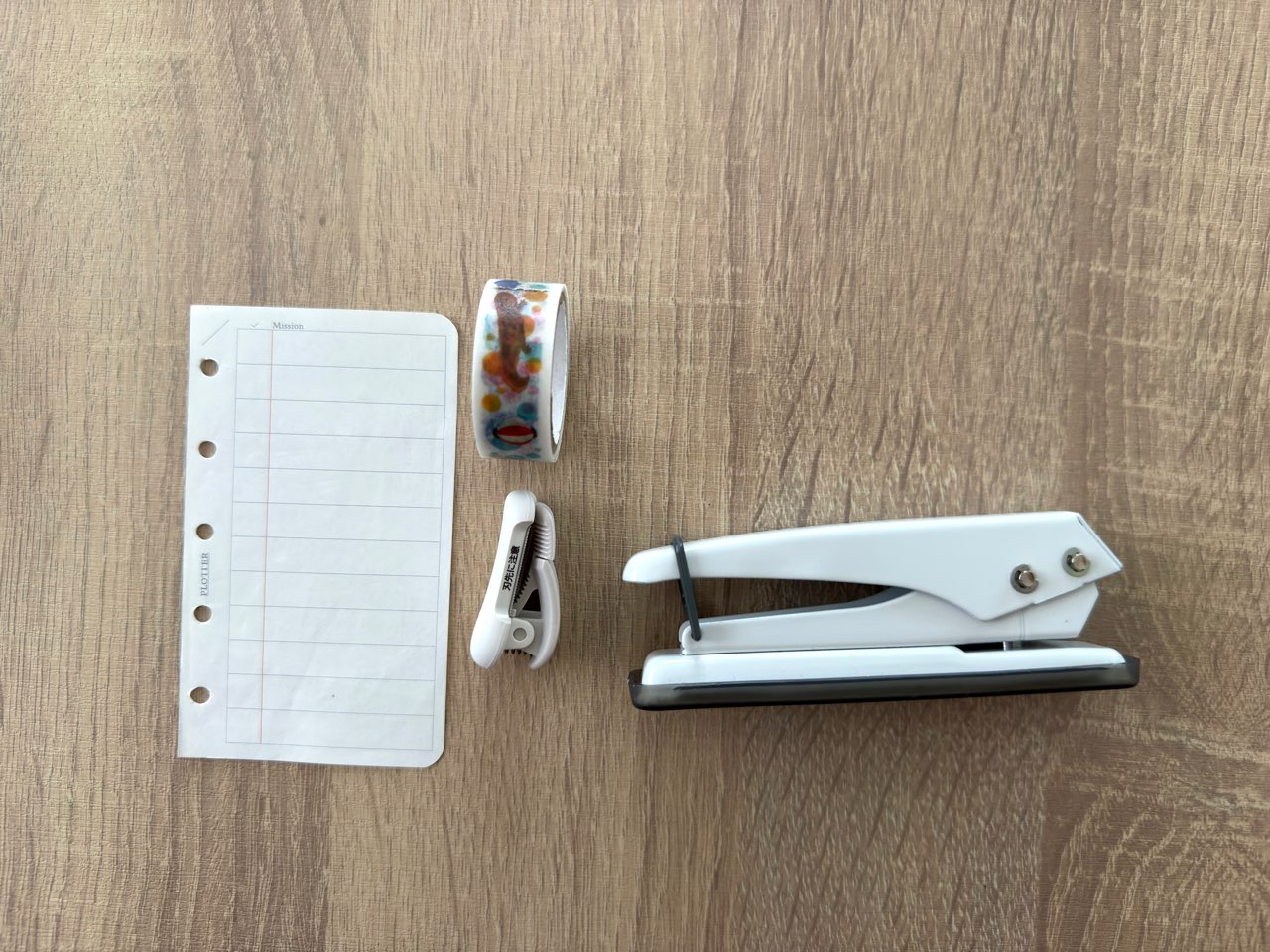 メモリフィルの穴を補強するために必要な道具