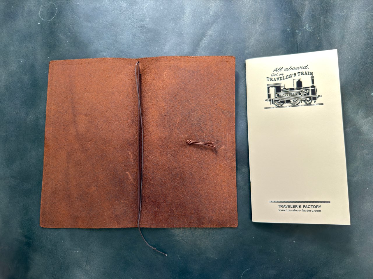 トラベラーズノートの革カバーとメモリフィル