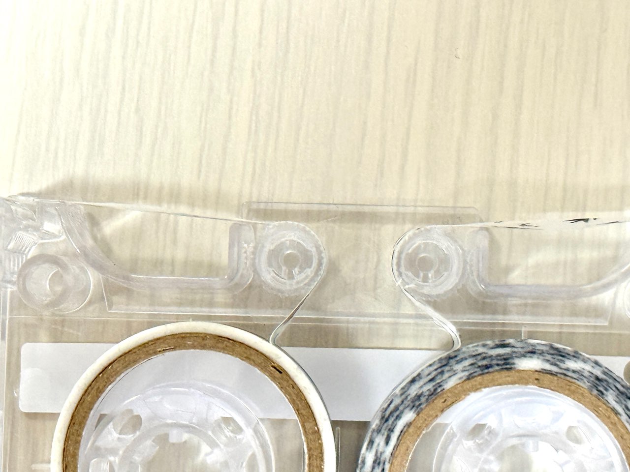 テープをスムーズに送り出せるローラー