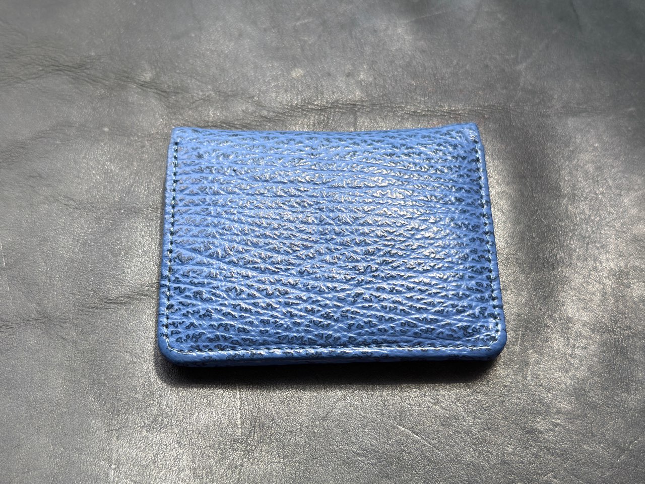 シャークレザーのコインケース