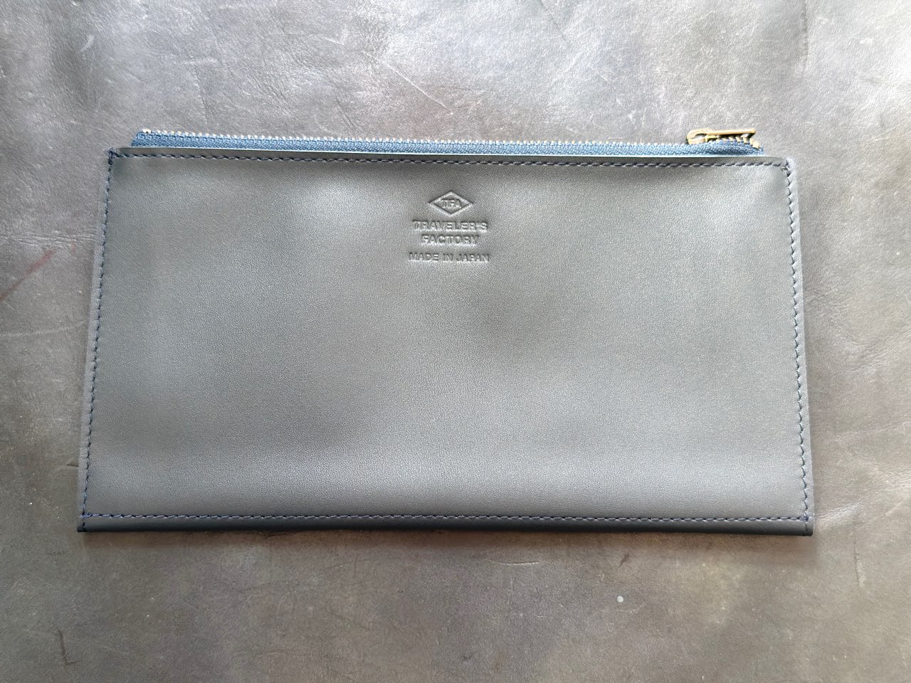 トラベラーズノートのレザージッパーケース