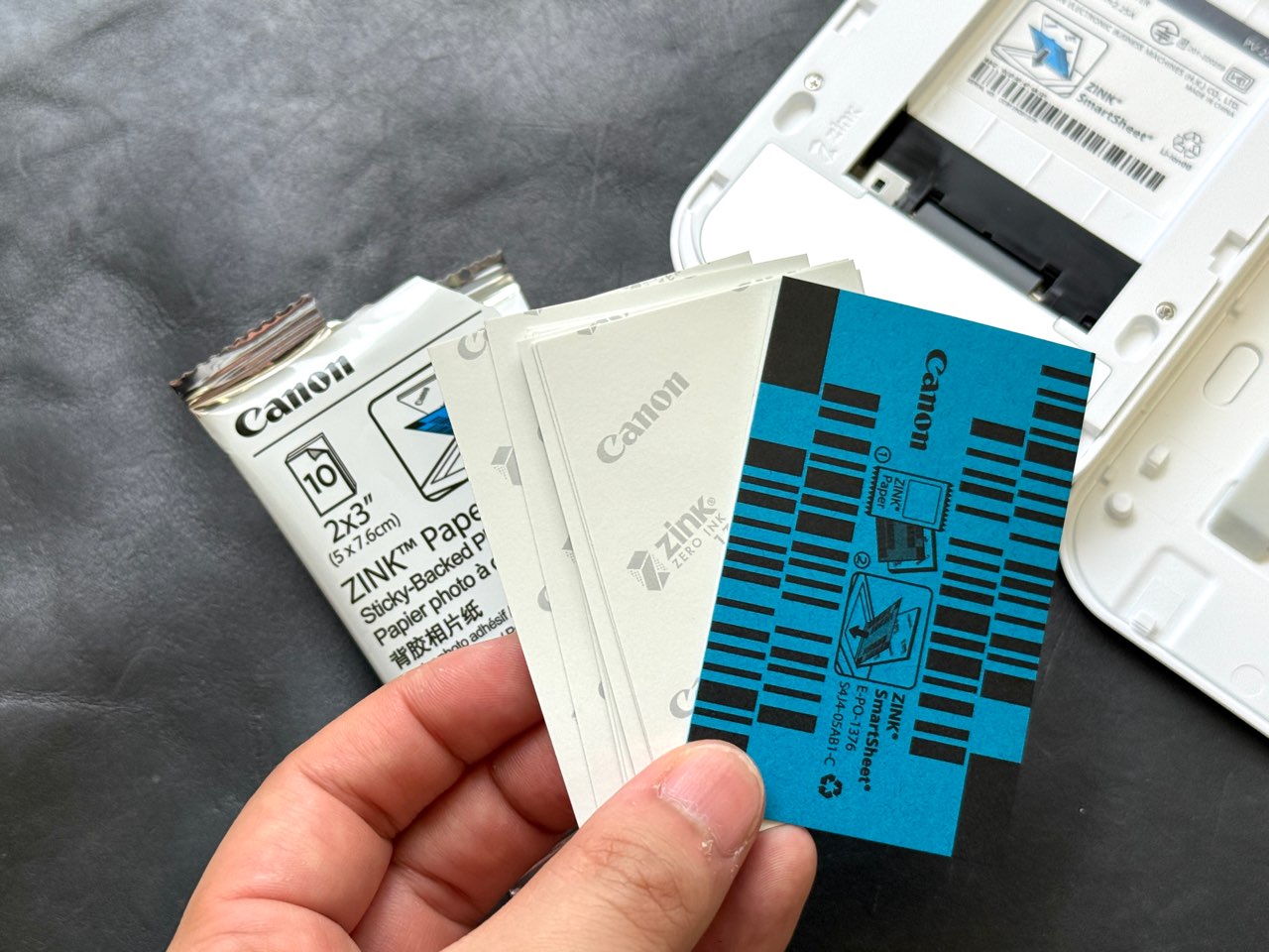 付属のZINKペーパー