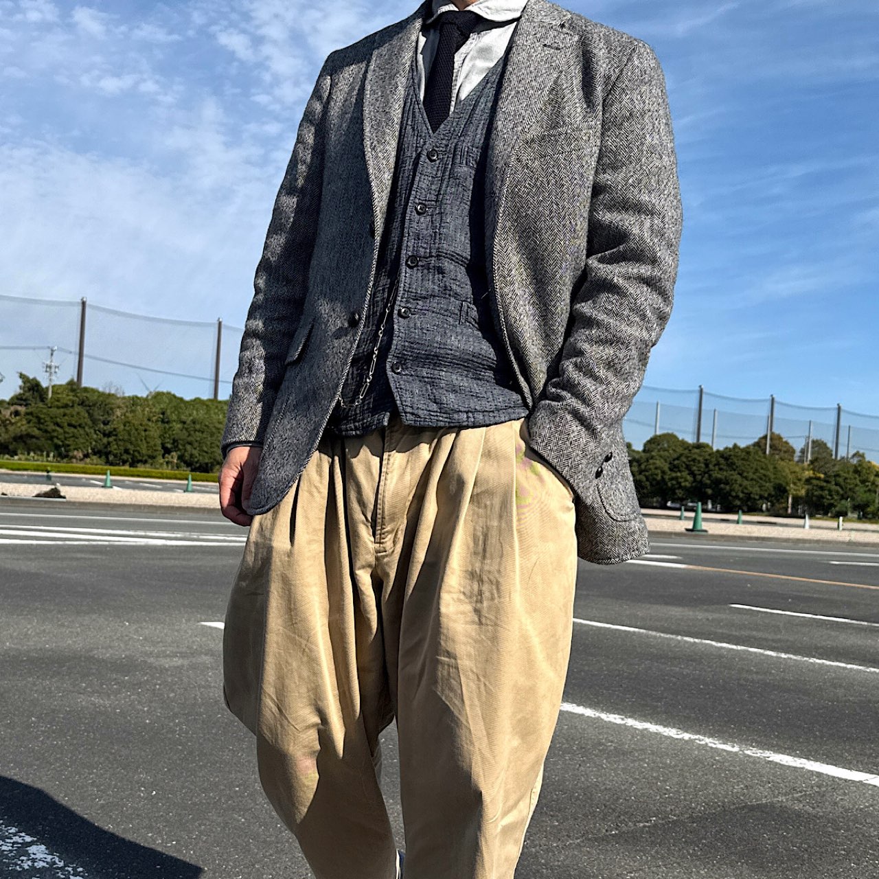 秋冬にピッタリなヘリンボーンツイードジャケット