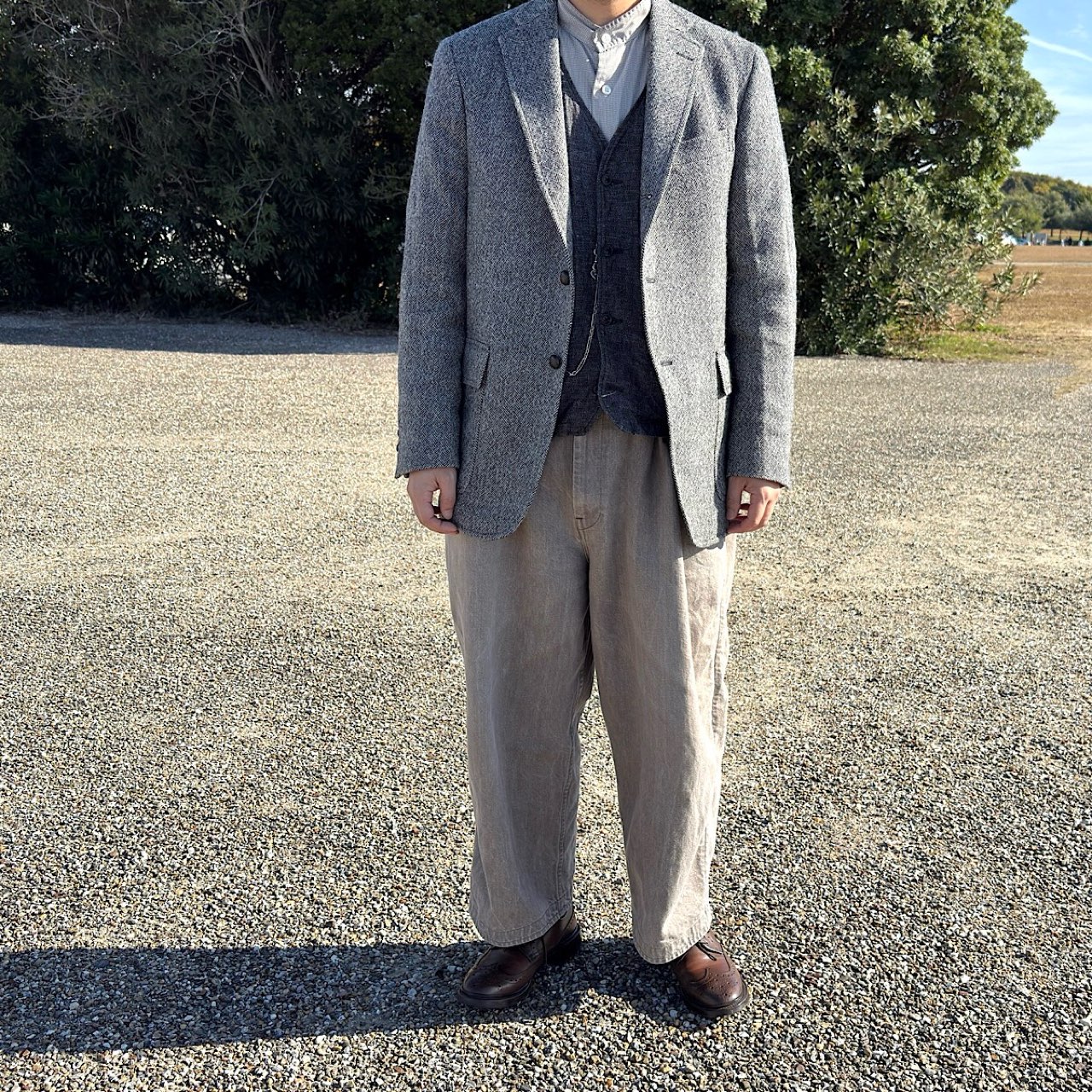 ヘリンボーンツイードジャケットのフロントショット