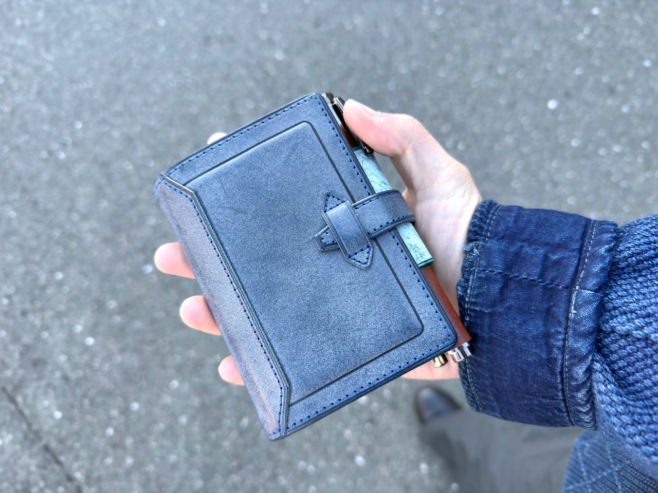 ロロマクラシックブルーのM5