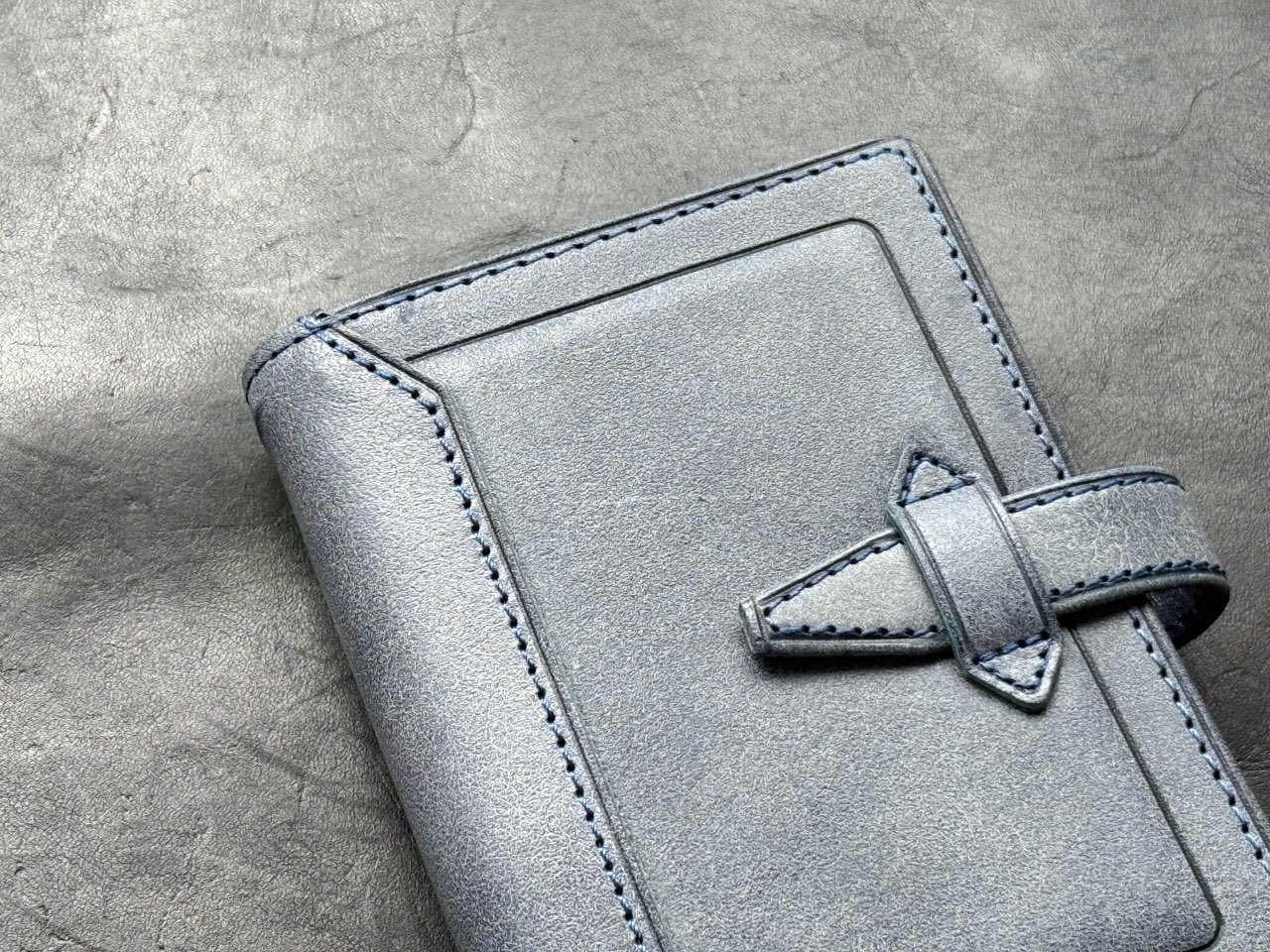 丁寧な縫製のロロマクラシック