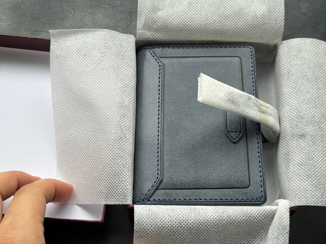 パッケージ内のロロマクラシックブルー