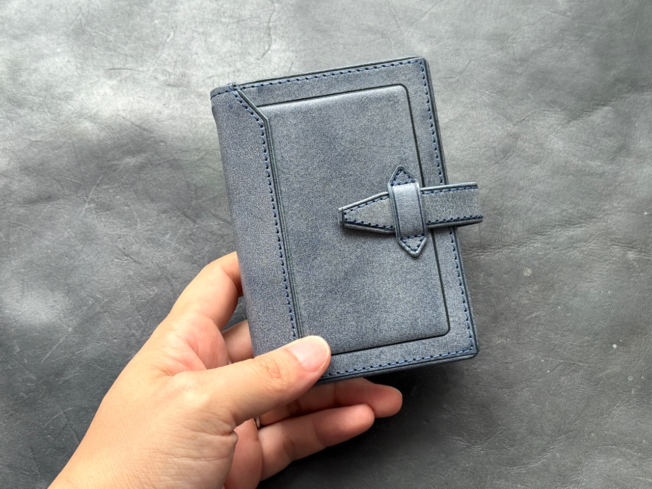 手に持ったロロマクラシックM5