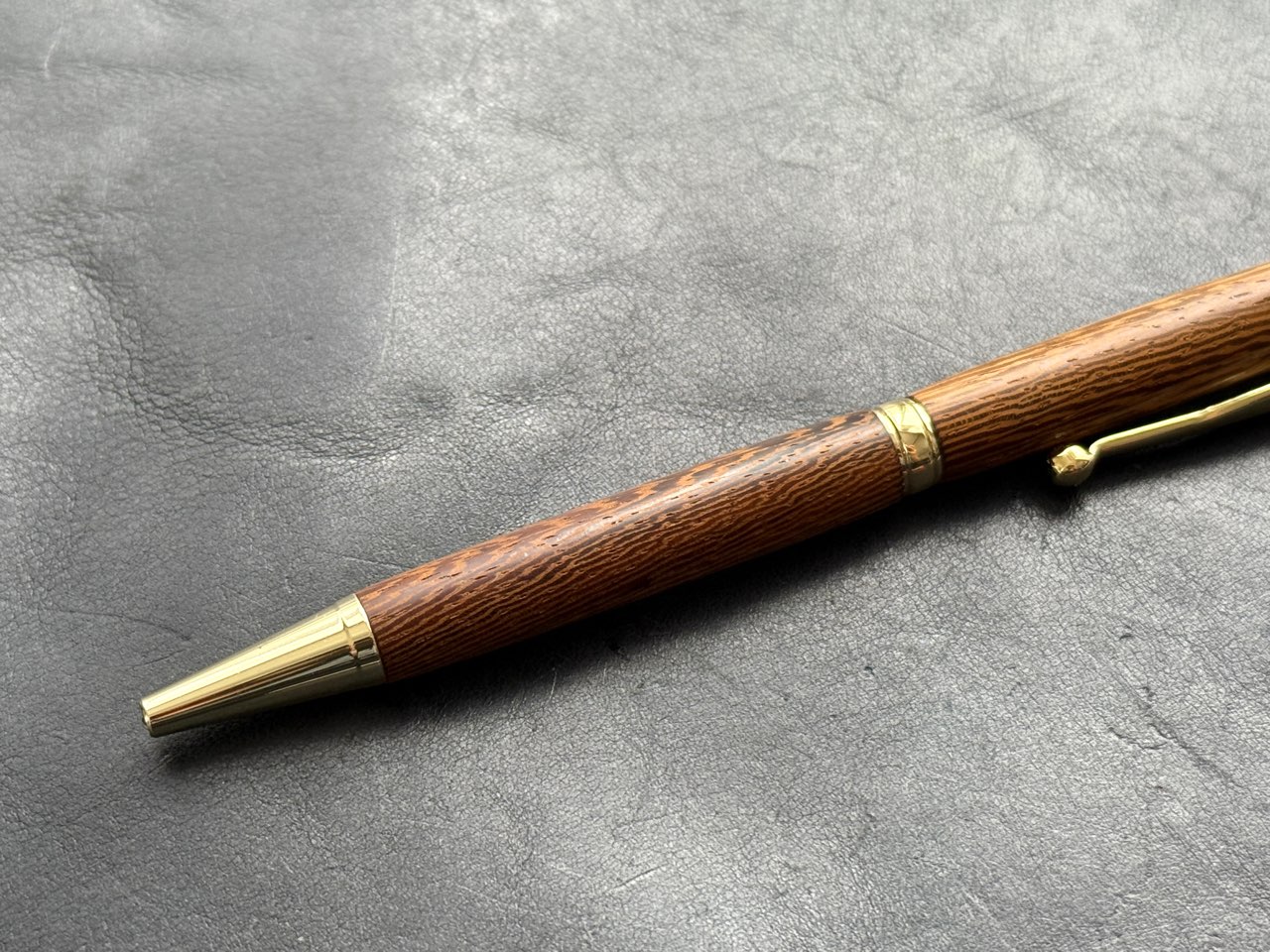 木軸ボールペン