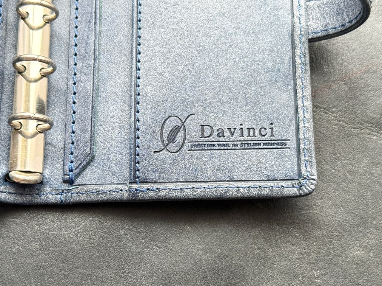 Davinciのロゴ刻印