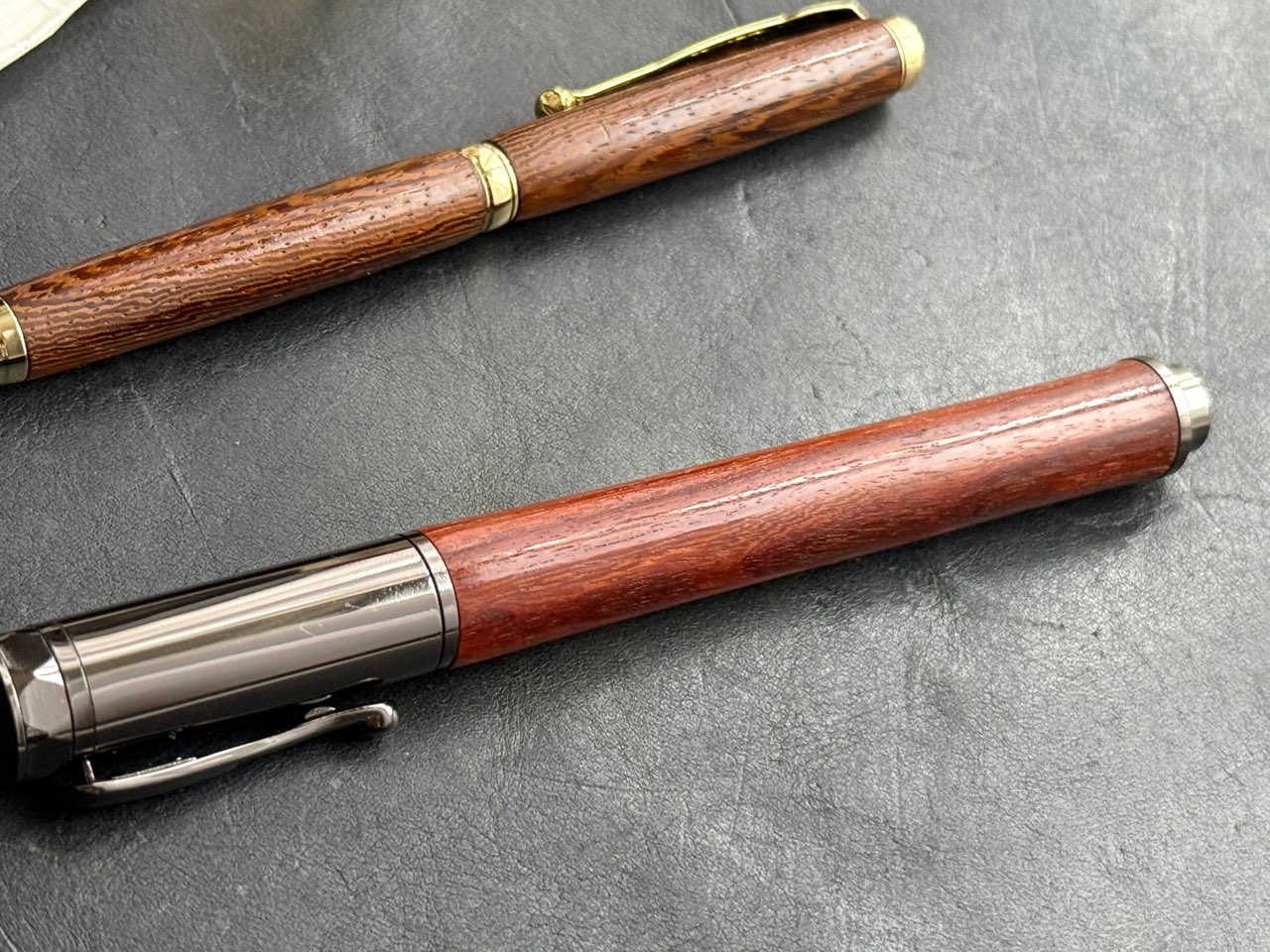 オイルを浸み込ませた後の木軸ペン