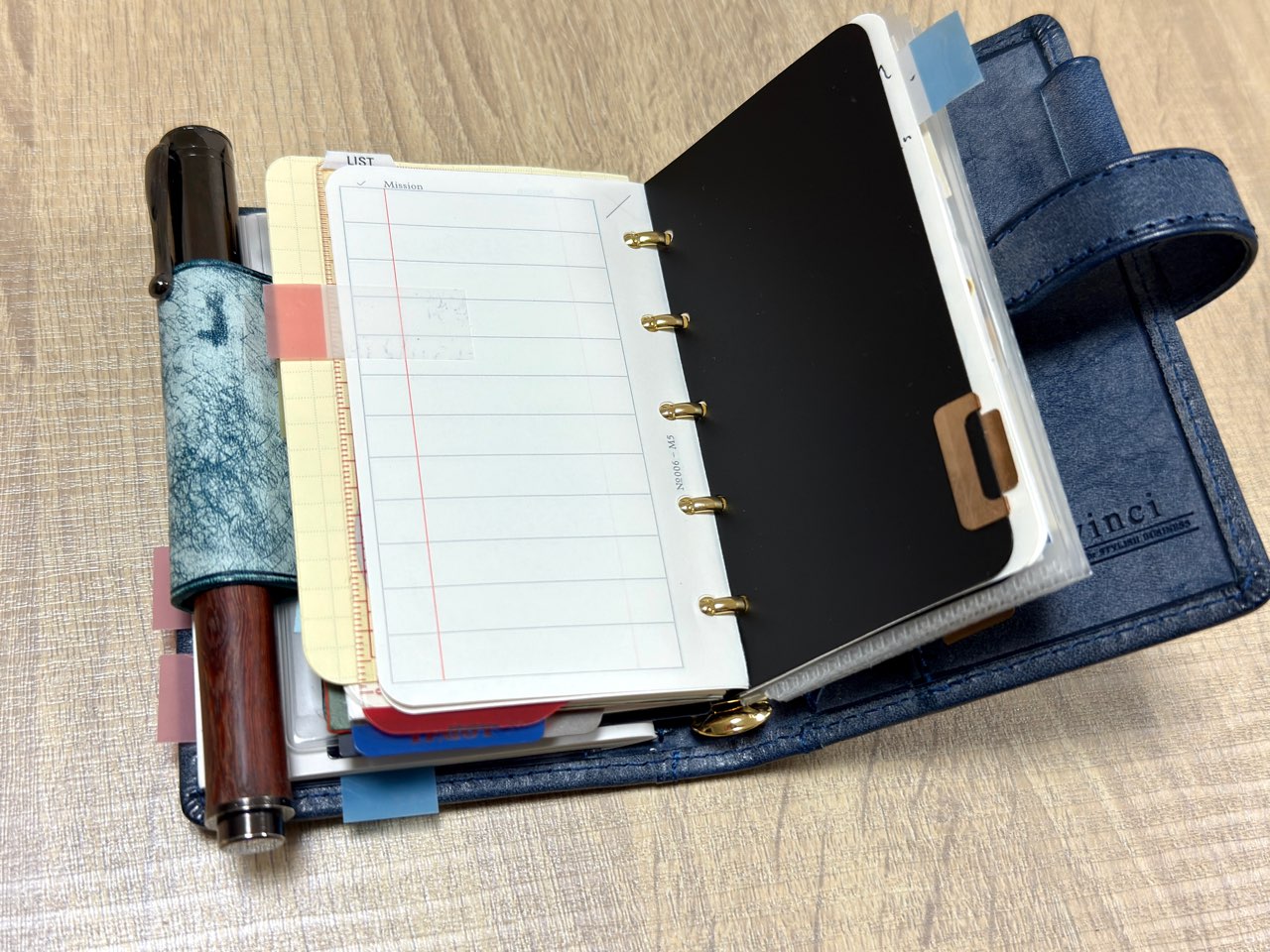 リフィル収納に余裕が生まれたシステム手帳