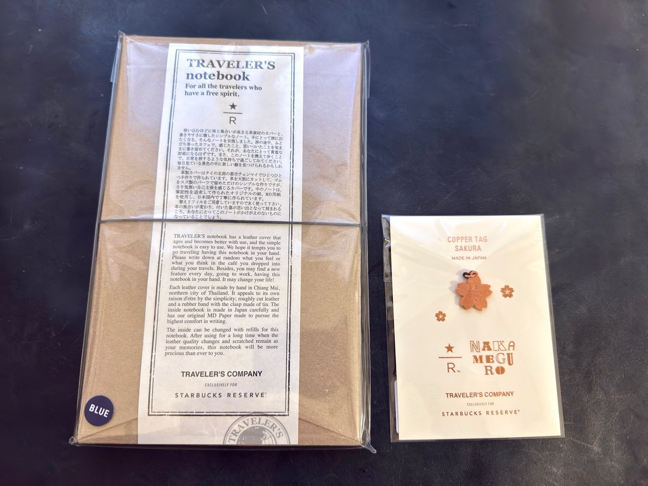 スターバックスリザーブロースタリー限定のトラベラーズノートとサクラカッパータグ