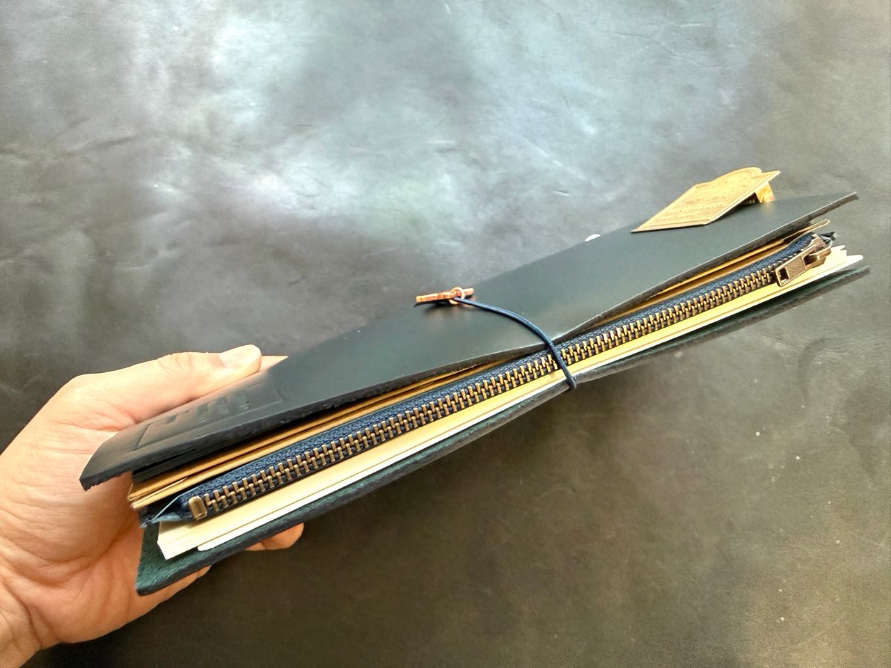 リフィルをセットしたスタバ限定トラベラーズノートレギュラーサイズ