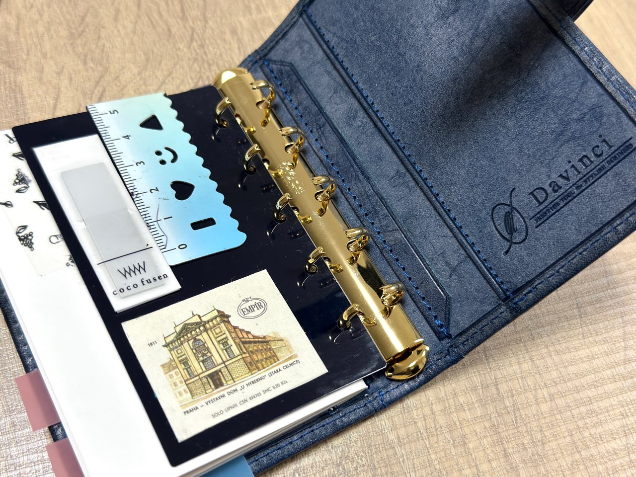 開いた13mmリングバインダー