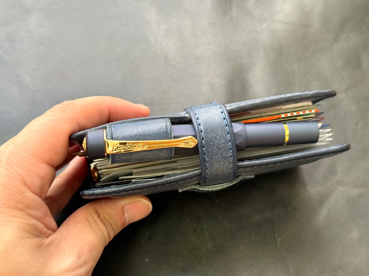 ピストンアルスポーツネイビーとシステム手帳