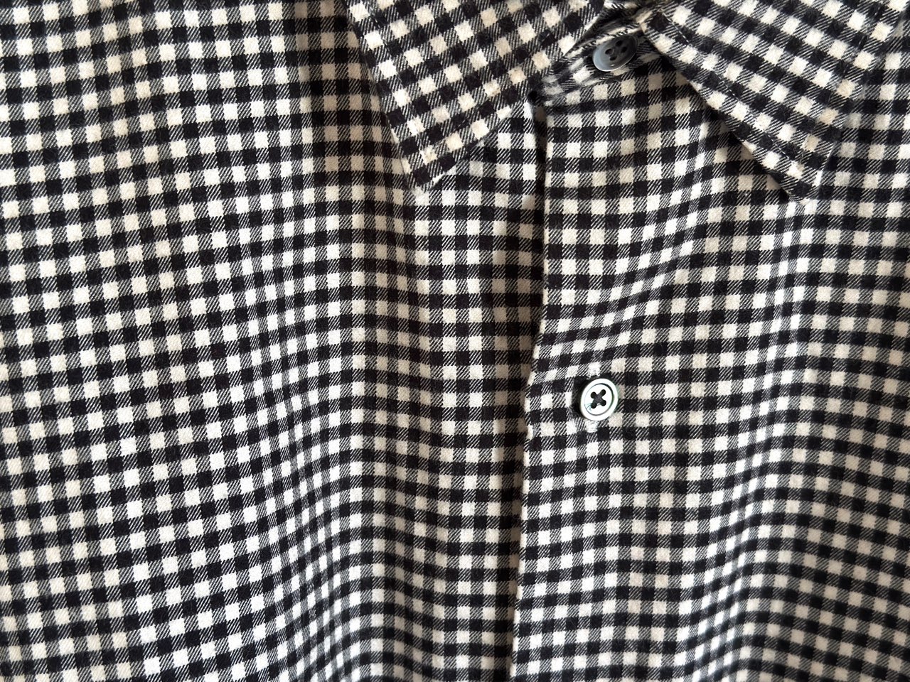 細かなギンガムチェック