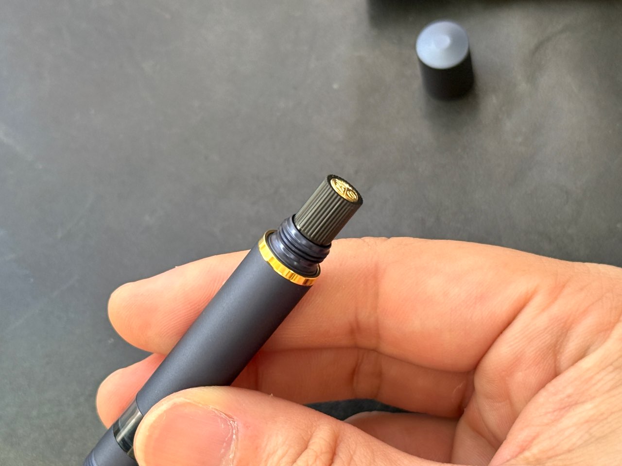 ピストン吸入機構のつまみ