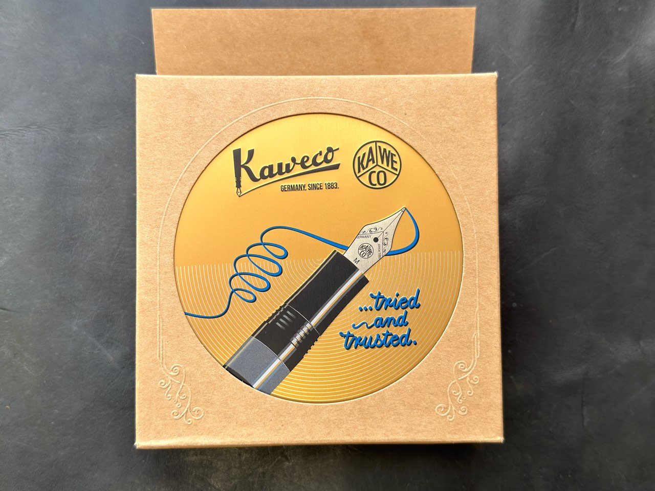 ピストンアルスポーツの外箱