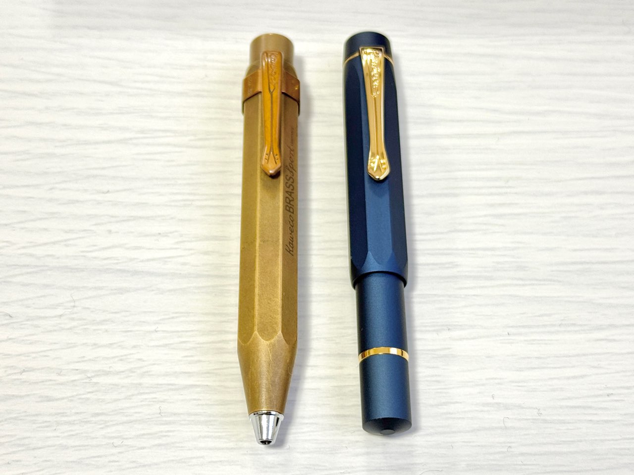 ブラススポーツボールペンとピストンアルスポーツ万年筆
