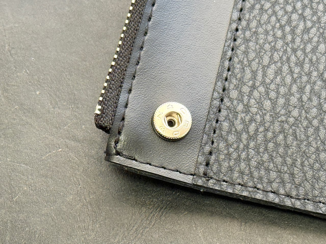 スナップボタン