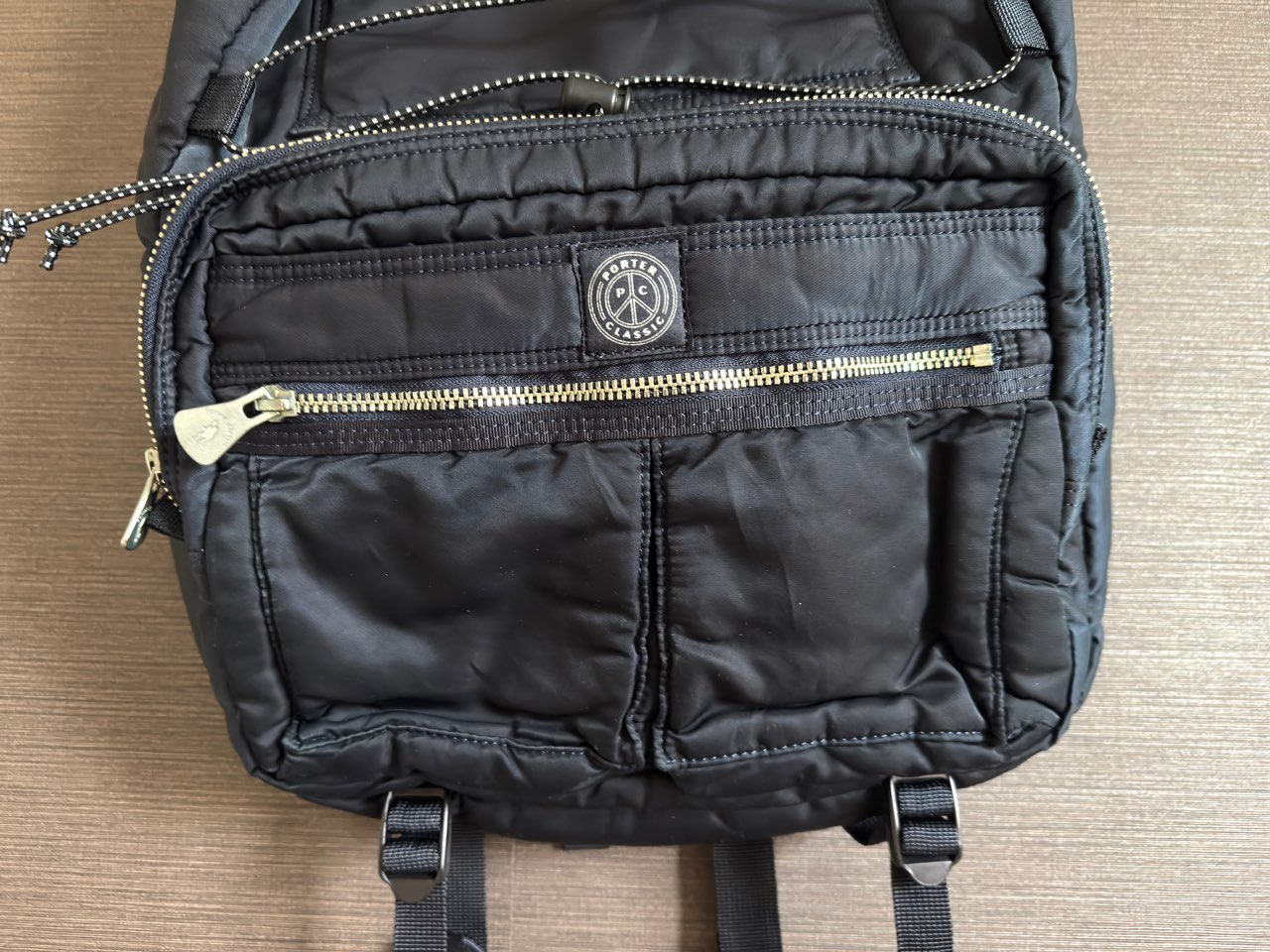 スーパーナイロンデイパックLのフロントポケット