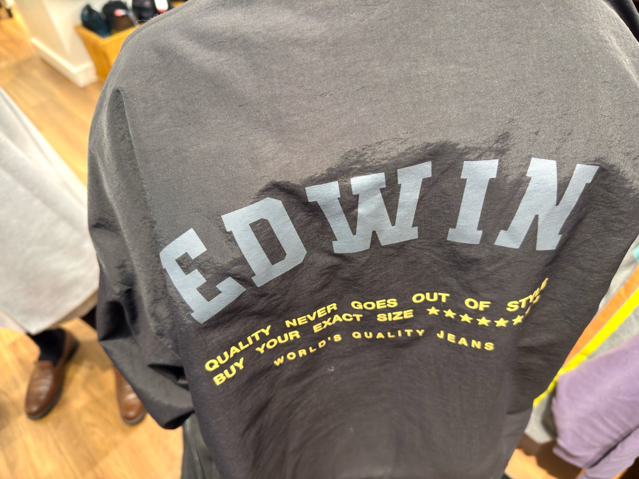 EDWINのライトアウター