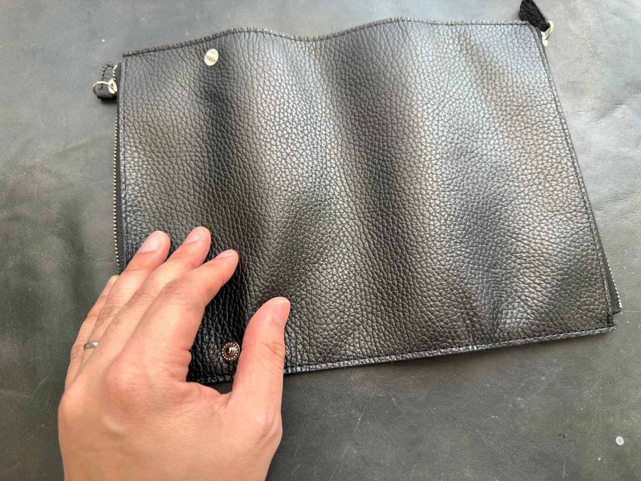 しっとりとしたアドリアレザー