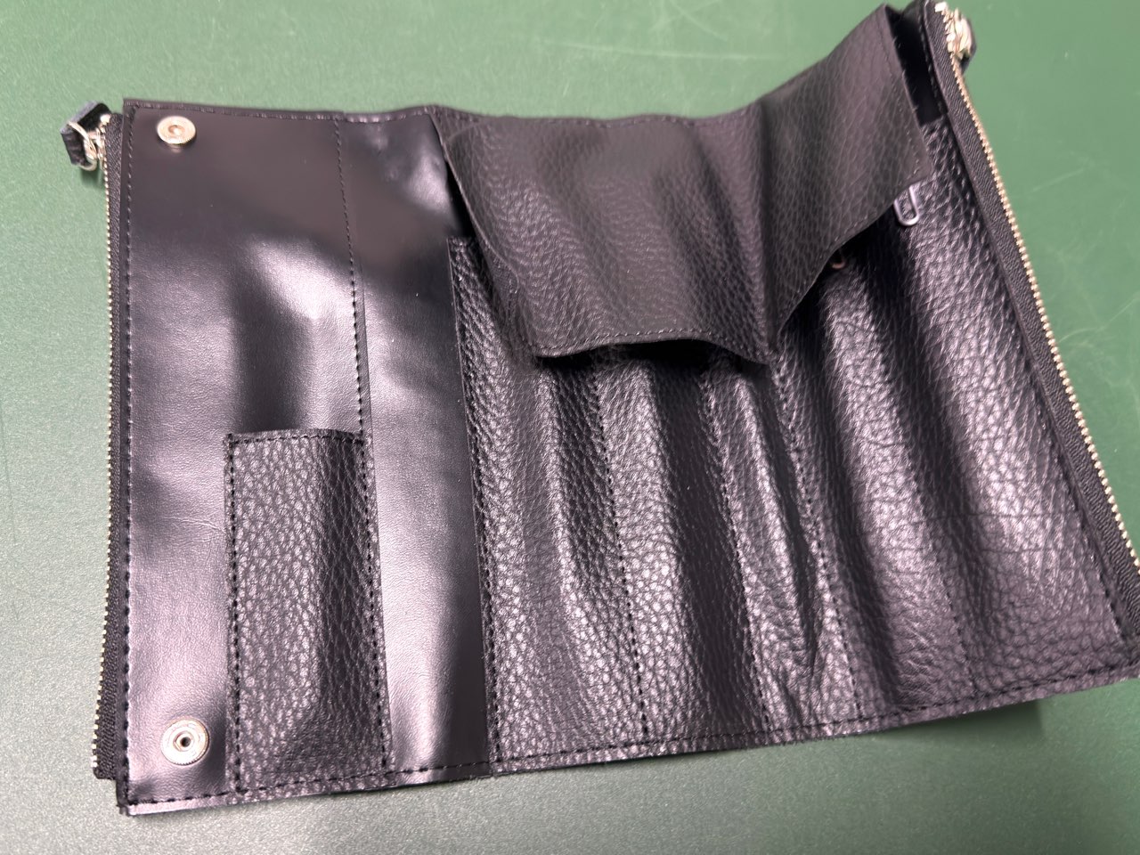 開いたベンディペンケースエッセンシャル