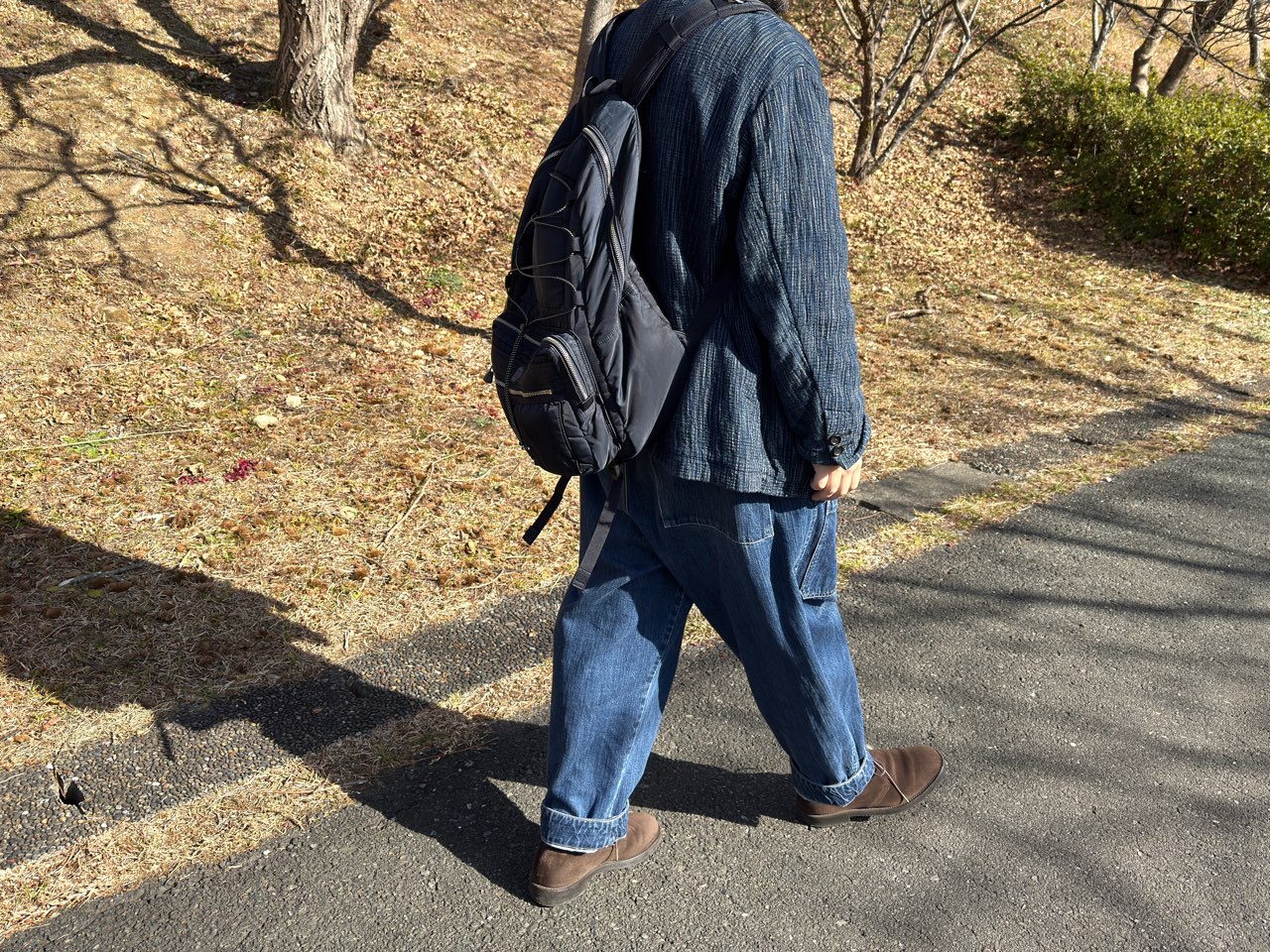 背負っているスーパーナイロンデイパックL