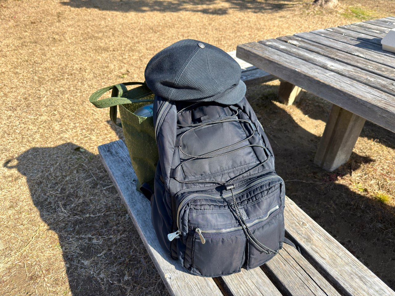 公園に持って行ったスーパーナイロンデイパックL