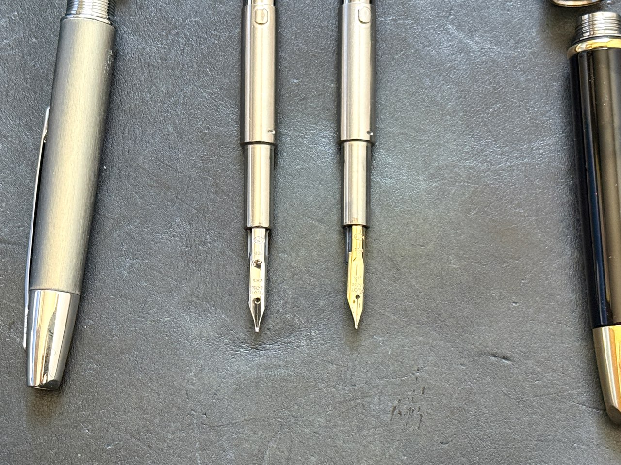 互換性のある同じ機構のペン先