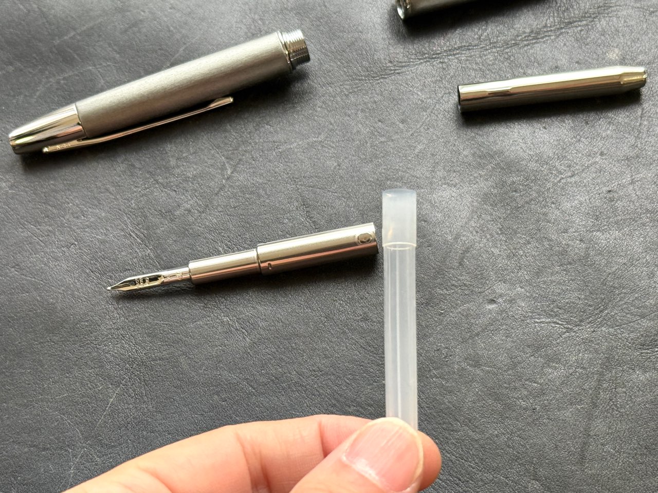 キャップレスデシモに付属している空カートリッジ
